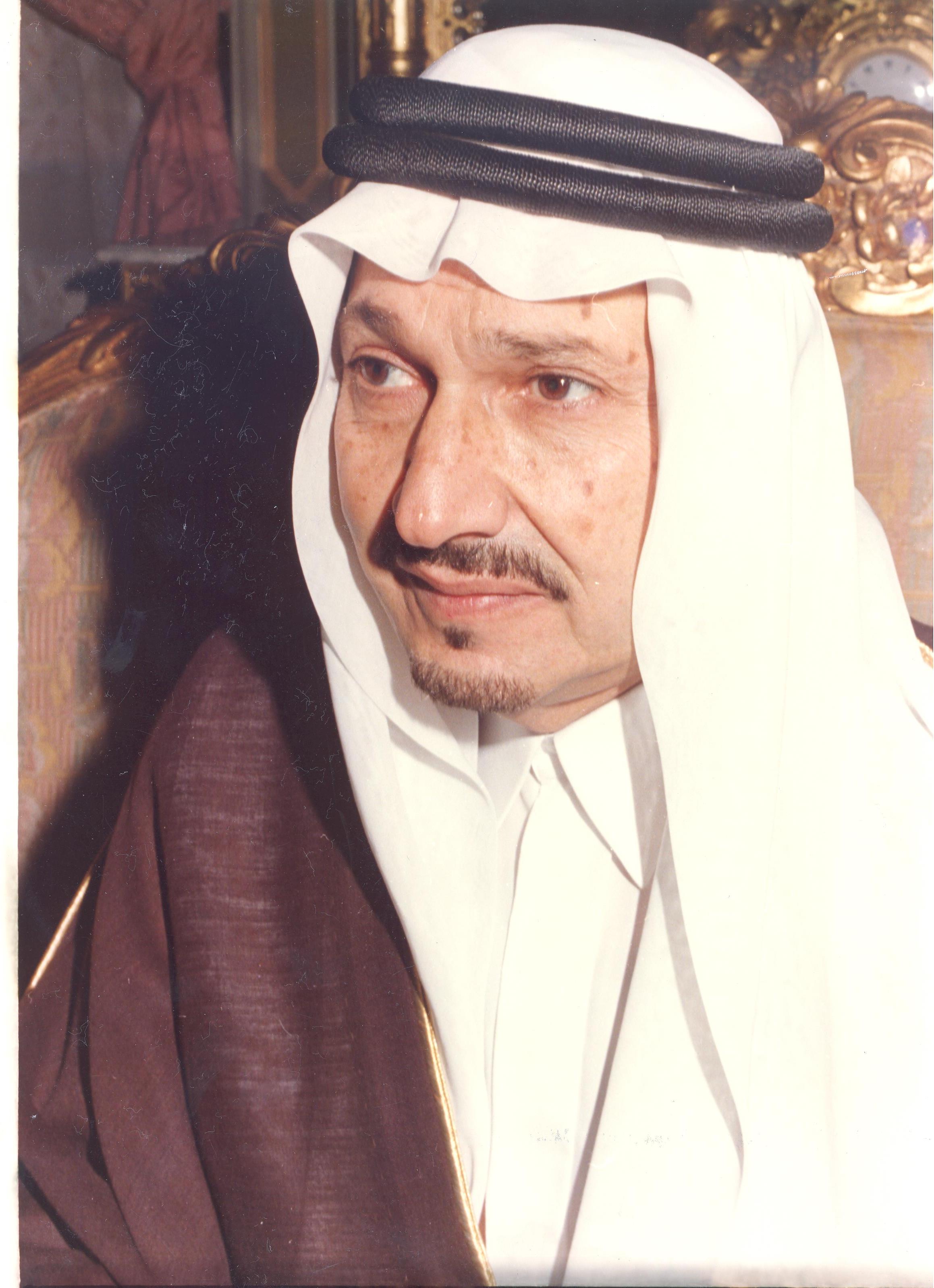 الأمير طلال مبادر مقتحم ومصلح اجتماعي سابق زمانه image